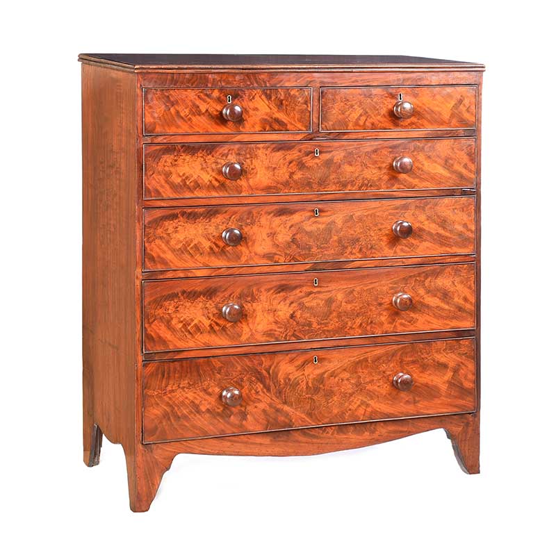 GEORGIAN MAHOGANY CHEST OF DRAWERS