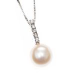 18CT WHITE GOLD PEARL AND DIAMOND PENDANT AND CHAIN