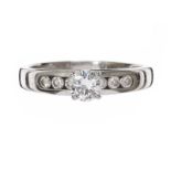 18CT WHITE GOLD DIAMOND RING