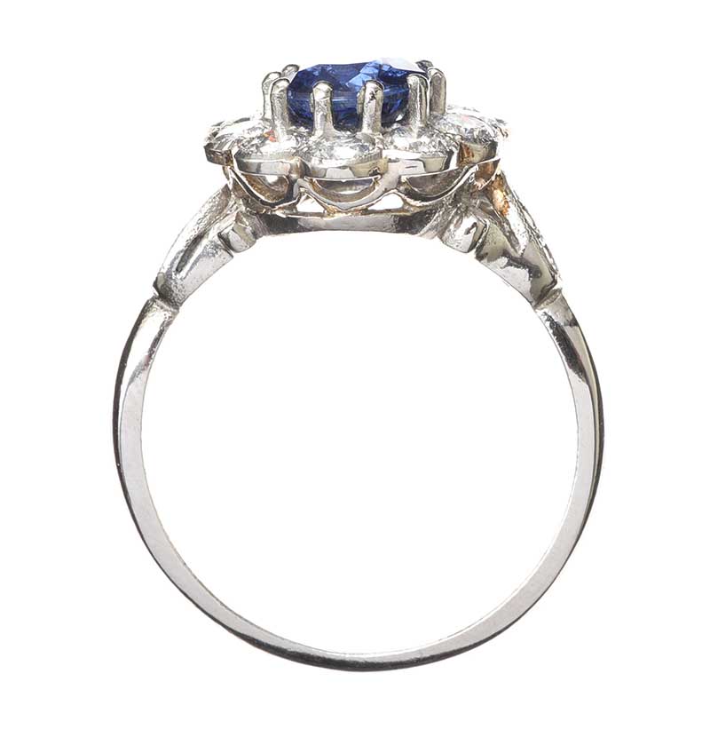 PLATINUM SAPPHIRE AND DIAMOND CLUSTER RING - Image 3 of 3