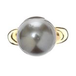 18CT GOLD GREY CULTURED PEARL RING