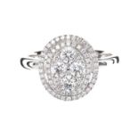 18CT WHITE GOLD DIAMOND CLUSTER RING