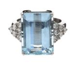 18CT WHITE GOLD AQUAMARINE AND DIAMOND RING