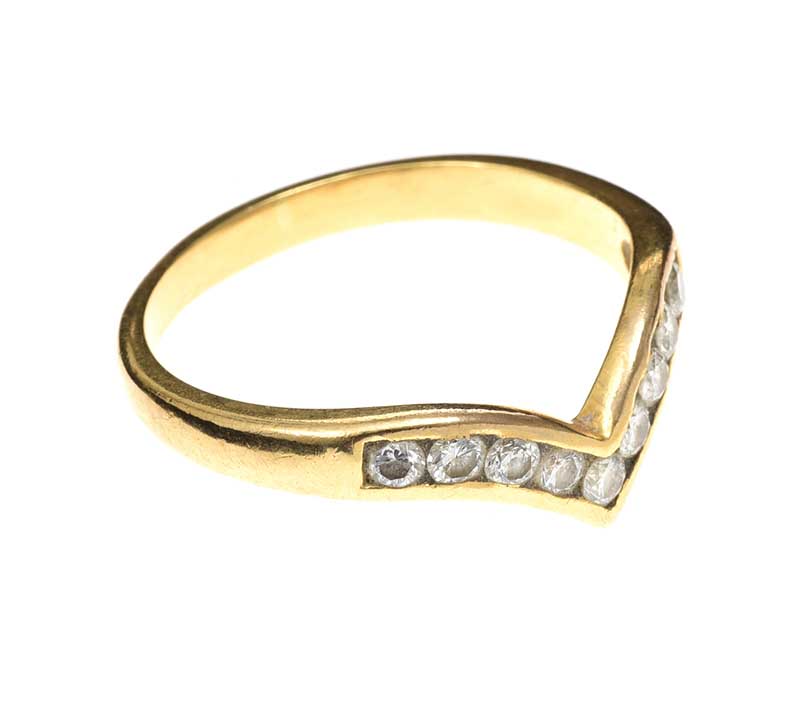 18CT GOLD DIAMOND WISHBONE RING - Image 2 of 3