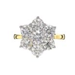 18CT GOLD DIAMOND CLUSTER RING