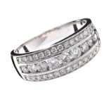 18CT WHITE GOLD DIAMOND RING