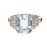 18CT GOLD AQUAMARINE DIAMOND RING IN THE STYLE OF ART DECO