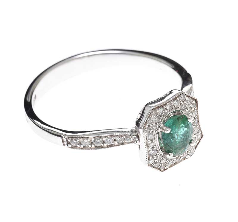 18CT WHITE GOLD EMERALD AND DIAMOND RING - Image 2 of 3