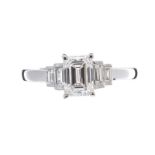 18CT WHITE GOLD DIAMOND RING