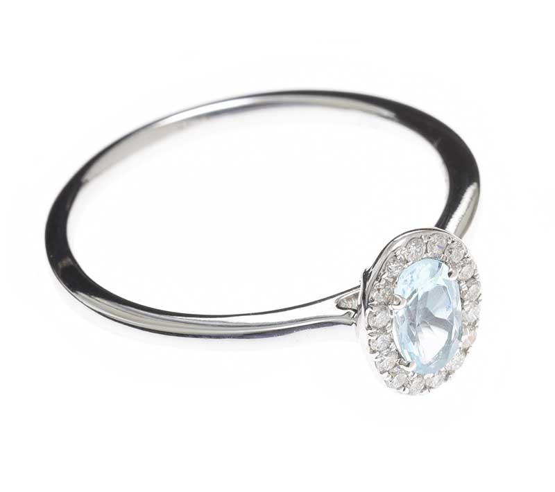 18CT WHITE GOLD AQUAMARINE AND DIAMOND RING - Image 2 of 3