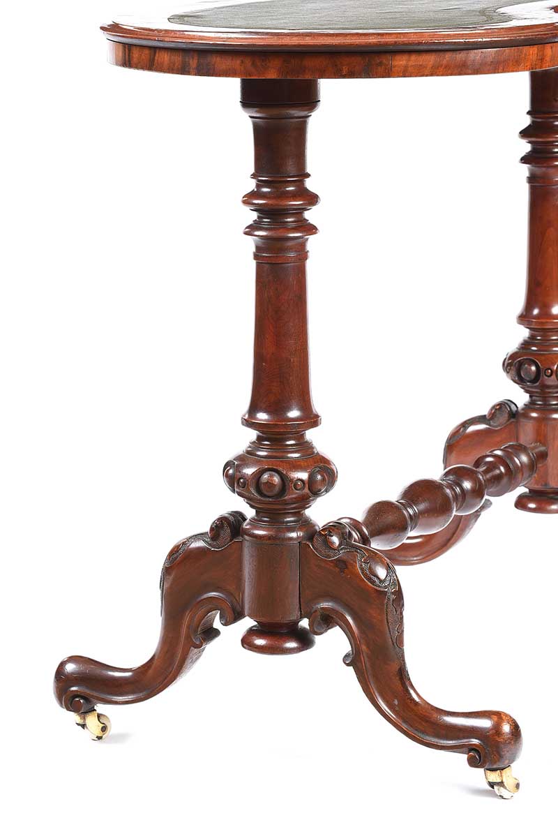 VICTORIAN KIDNEY SHAPED WALNUT WRITING TABLE - Image 6 of 6