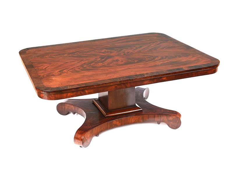 FINE WILLIAM IV FEATHERED MAHOGANY COFFEE TABLE