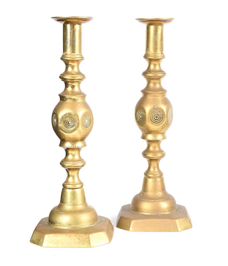 SET OF FOUR BRASS CANDLESTICKS - Image 3 of 3