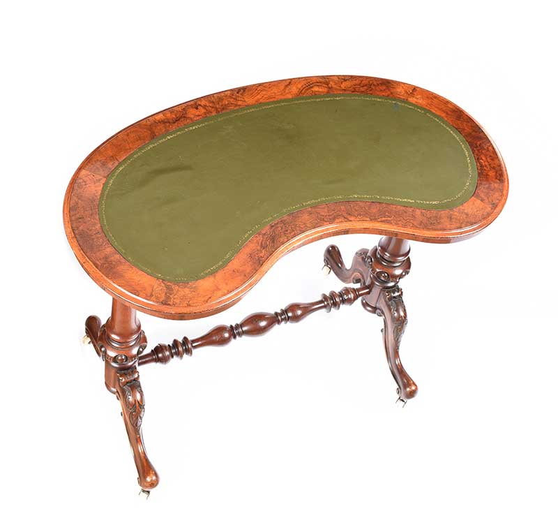 VICTORIAN KIDNEY SHAPED WALNUT WRITING TABLE - Image 2 of 6