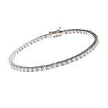 18CT WHITE GOLD DIAMOND TENNIS BRACELET