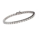 18CT WHITE GOLD DIAMOND TENNIS BRACELET