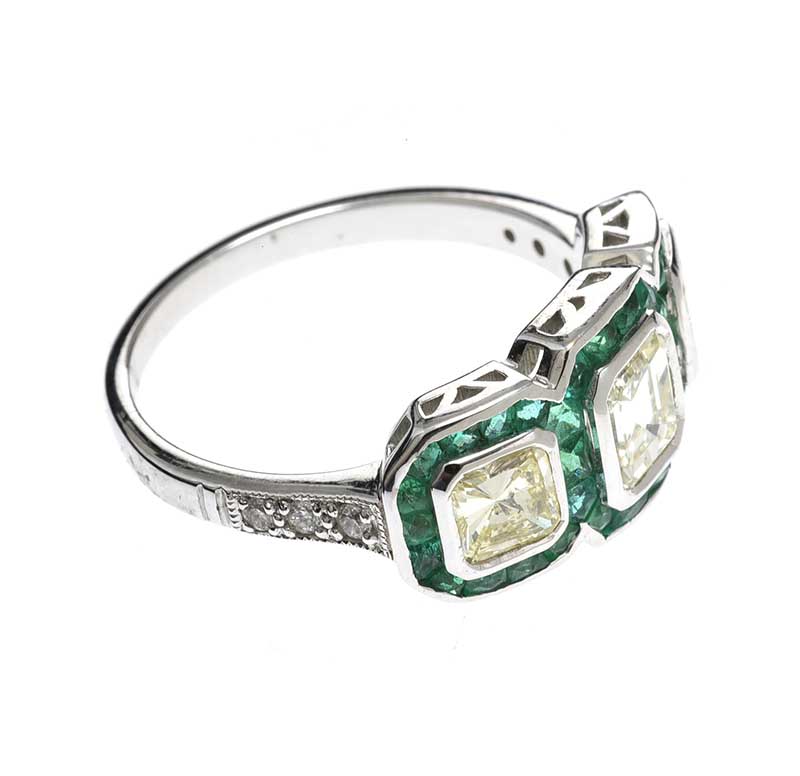 18CT WHITE GOLD EMERALD AND DIAMOND TRIPLE CLUSTER RING - Image 2 of 3