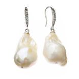 BAROQUE PEARL EARRINGS