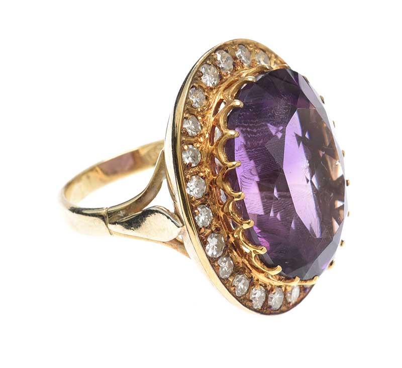 1950'S 18CT GOLD AMETHYST AND DIAMOND RING - Image 2 of 3