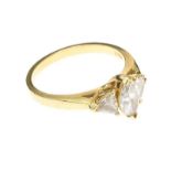 18CT GOLD DIAMOND RING