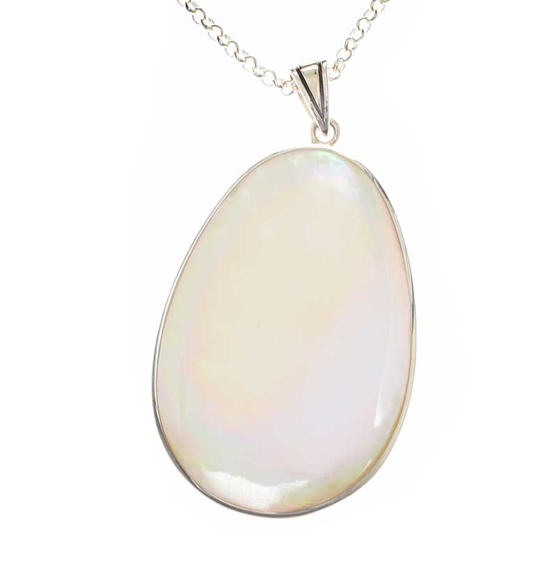 CHINESE PORCELAIN AND MOTHER OF PEARL PENDANT ON STERLING SILVER CHAIN - Image 2 of 2