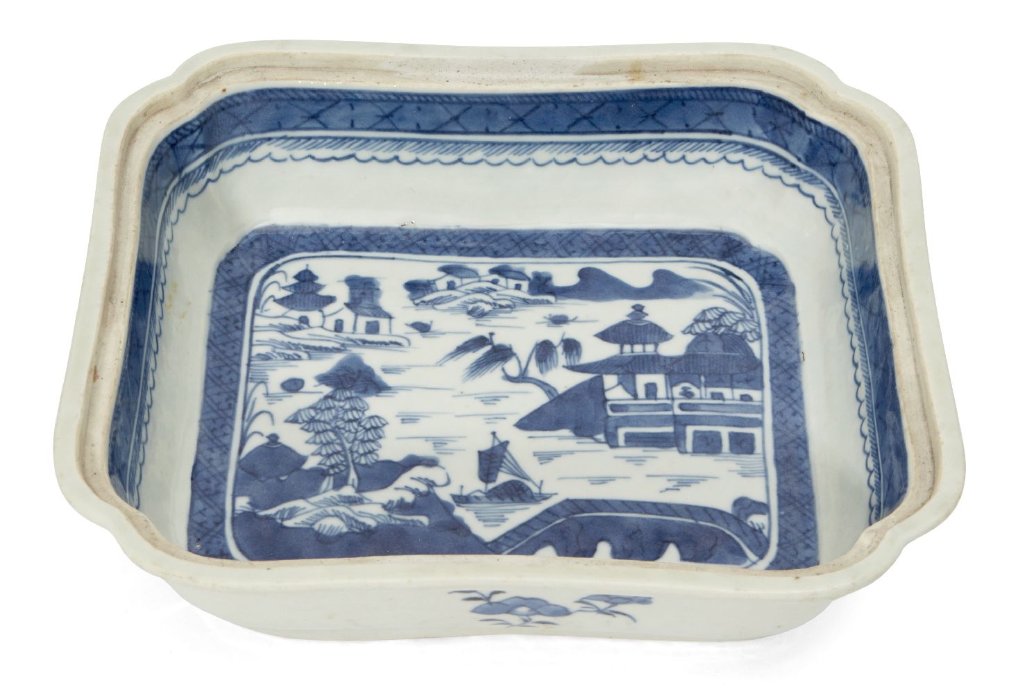 A Chinese export porcelain rectangular tureen and cover, late 19th century, painted in underglaze - Image 2 of 2