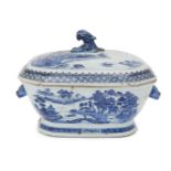 A Chinese porcelain tureen and cover, late 18th-early 19th century, painted in underglaze blue