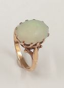 A 9 ct gold and opal ring (3.