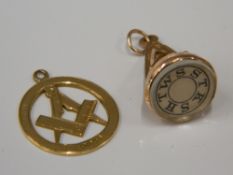 Two 9 ct gold Masonic pendants (8.