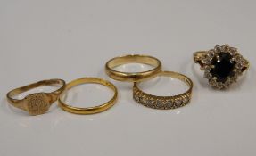 Five various gold rings (13.
