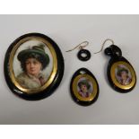 A 19th century porcelain mounted brooch and a pair of earrings en-suite