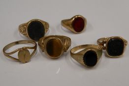 Six 9 ct gold signet rings (13.