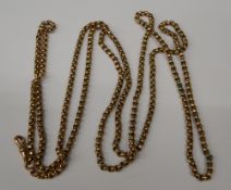 A 9 ct gold muff chain (45.9 grammes). 150 cm long.