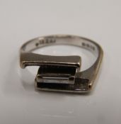 A 1960s 18 ct white gold diamond set ring (4.