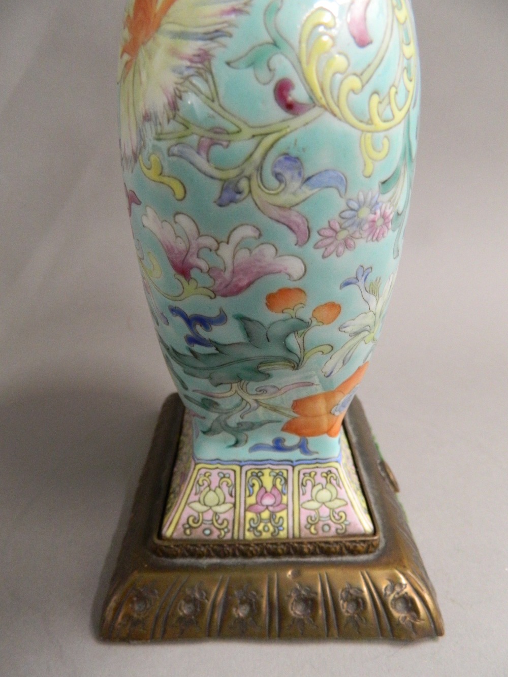 A Chinese porcelain vase Of flattened bulbous form, decorated with opposing figural vignettes, - Image 10 of 13