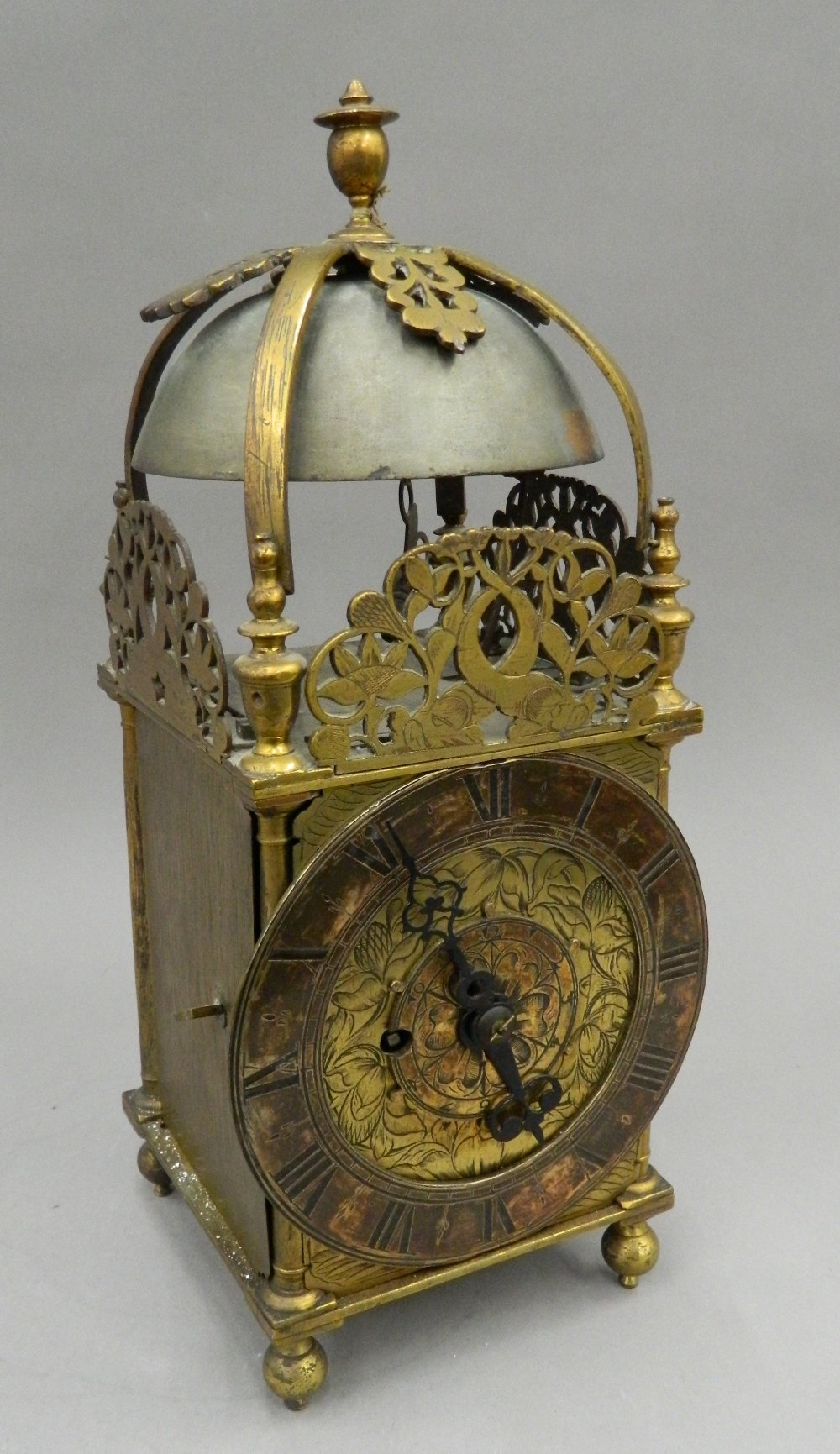 A brass lantern clock The case of typical form with finial mounted top above a bell and circular - Image 2 of 7