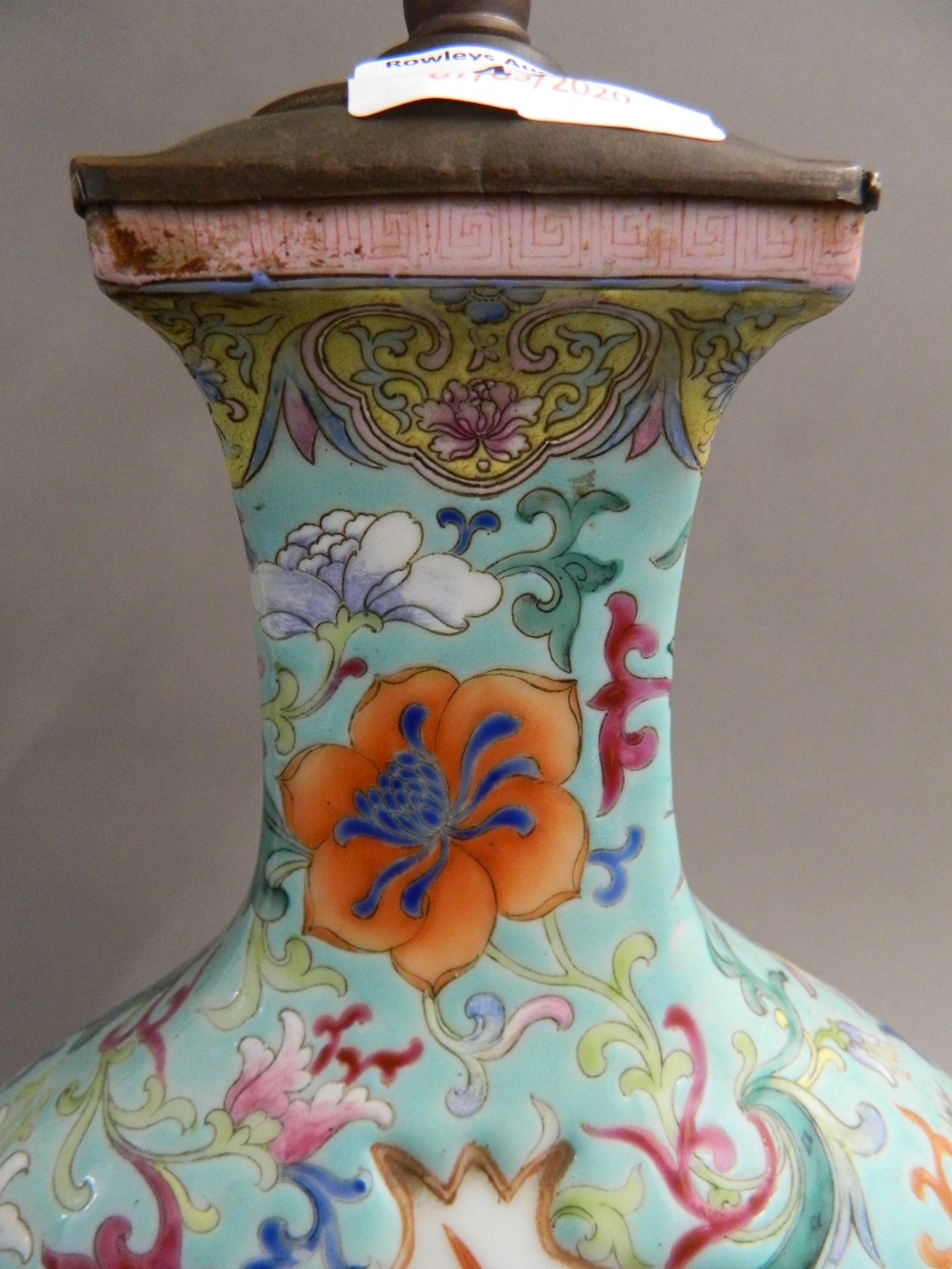 A Chinese porcelain vase Of flattened bulbous form, decorated with opposing figural vignettes, - Image 2 of 13