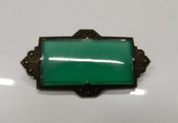 An Art Deco silver green brooch, stamped Sterling, Germany. 4.5 cm wide.