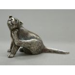 A 925 silver model of a cat. 3.5 cm high (30.4 grammes).