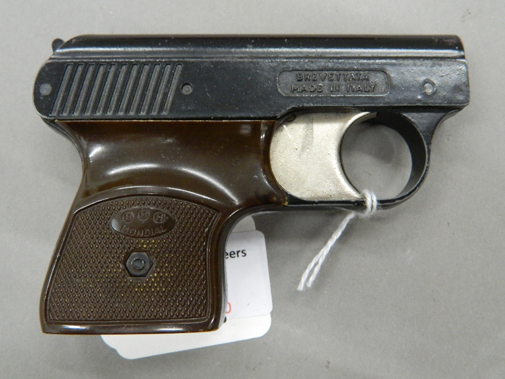 A Mondial Brevettata 1949 calibre 22 starting pistol, boxed. - Image 2 of 3