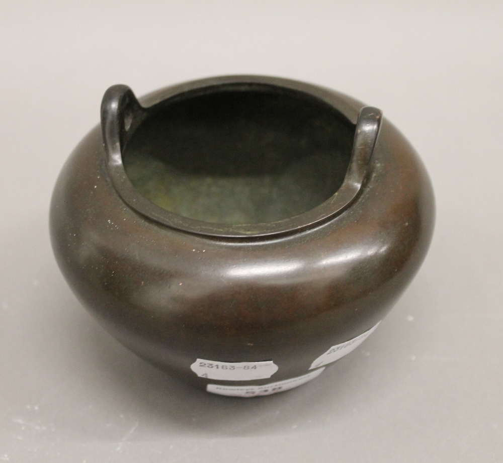 A bronze censer. 9.5 cm high. - Image 2 of 3