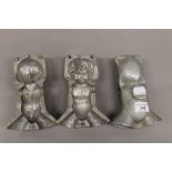 Two vintage aluminium doll moulds. 17 cm high.