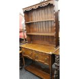 An early 20th century oak dresser. 107 cm wide.