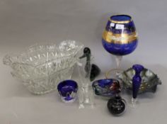 A quantity of various glassware