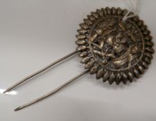 A Chinese silver hairpin. 4.