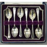 A cased set of silver teaspoons (3.