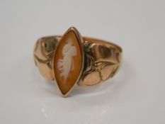 A 9 ct gold cameo ring. Size U (3.8 grammes total weight).