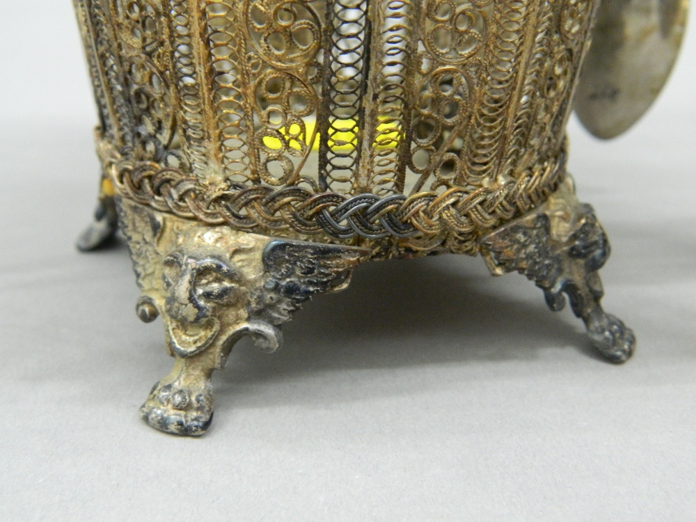 An 800 silver filigree basket set. 21 cm high (14. - Image 4 of 4
