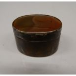 An agate topped box. 4.5 cm wide.