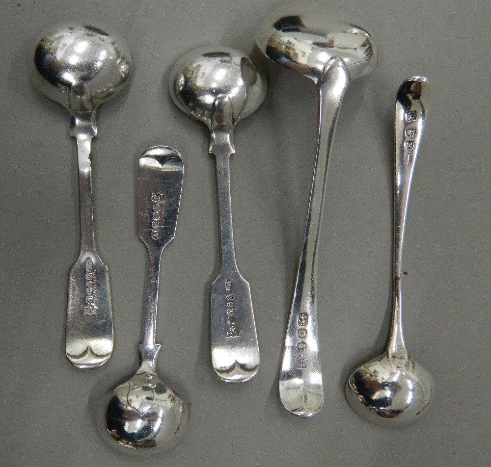 A small quantity of silver and plated spoons, etc. Largest spoon 14.5 cm long (112. - Image 3 of 4